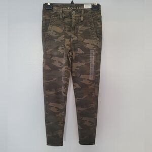 American Eagle Hi-Rise Jegging Crop Camo Pant Size 0 Short